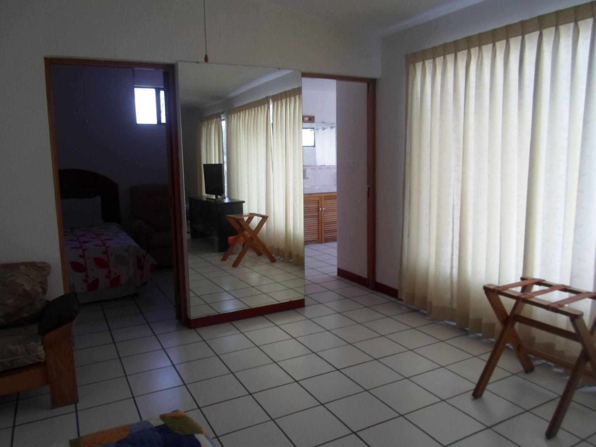 Novohostal B&B Guatemala City Exterior foto