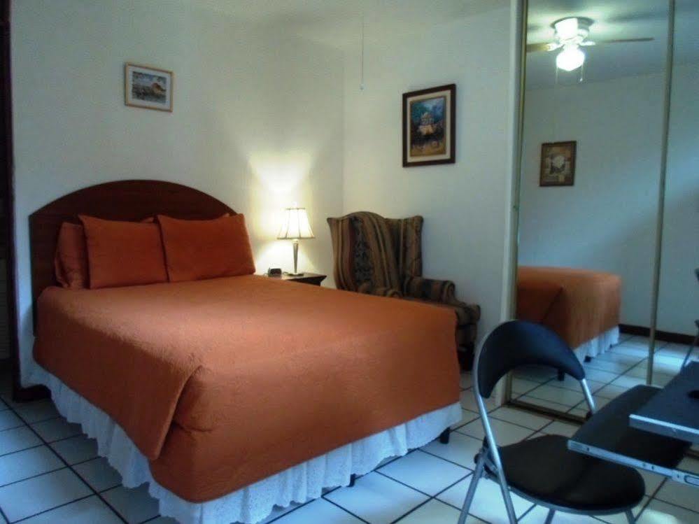 Novohostal B&B Guatemala City Exterior foto